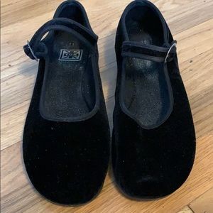 Mary Janes T.U.K. Brand black velvet